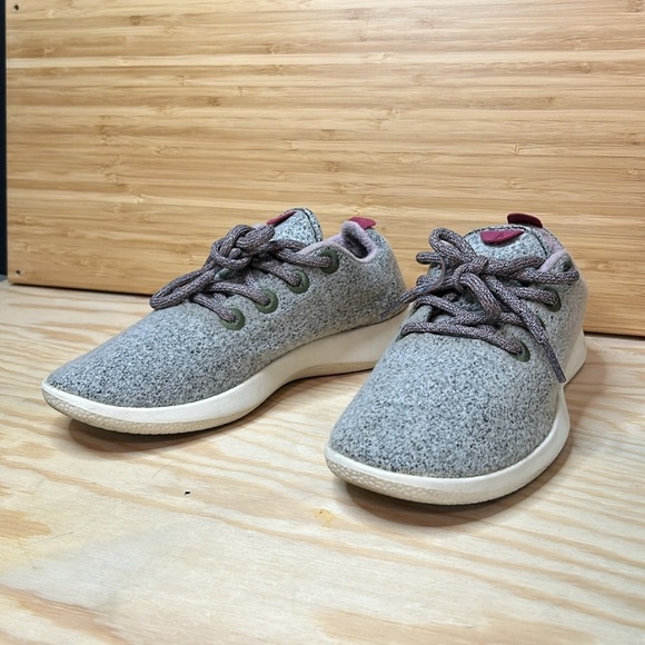 Allbirds Wool Runners - Heather Gray w/ Pink Lining | Women's Sneakers size 7 - Picture 4 of 6